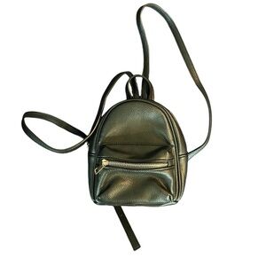 Black mini Forever 21 backpack